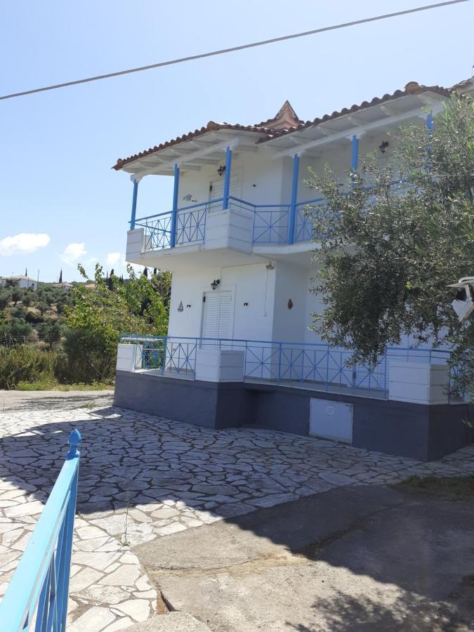 Coral Villas Kómboi エクステリア 写真