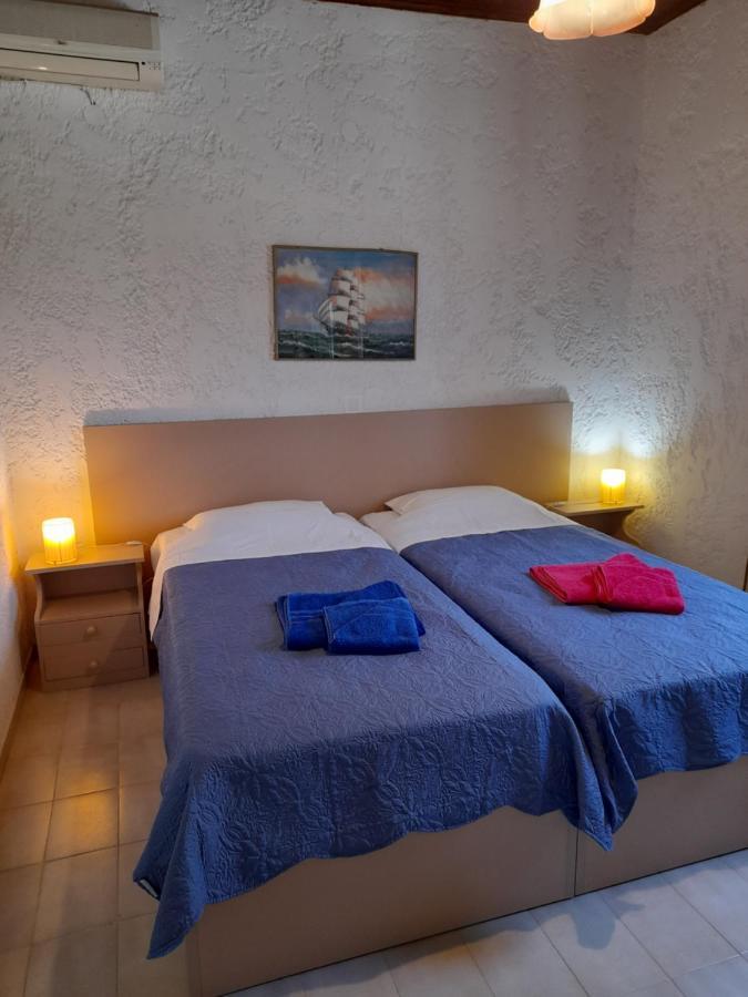 Coral Villas Kómboi エクステリア 写真