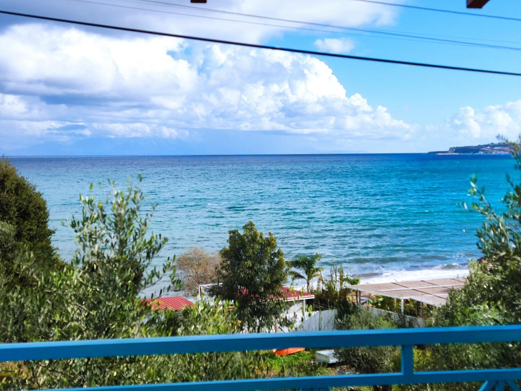 Coral Villas Kómboi エクステリア 写真