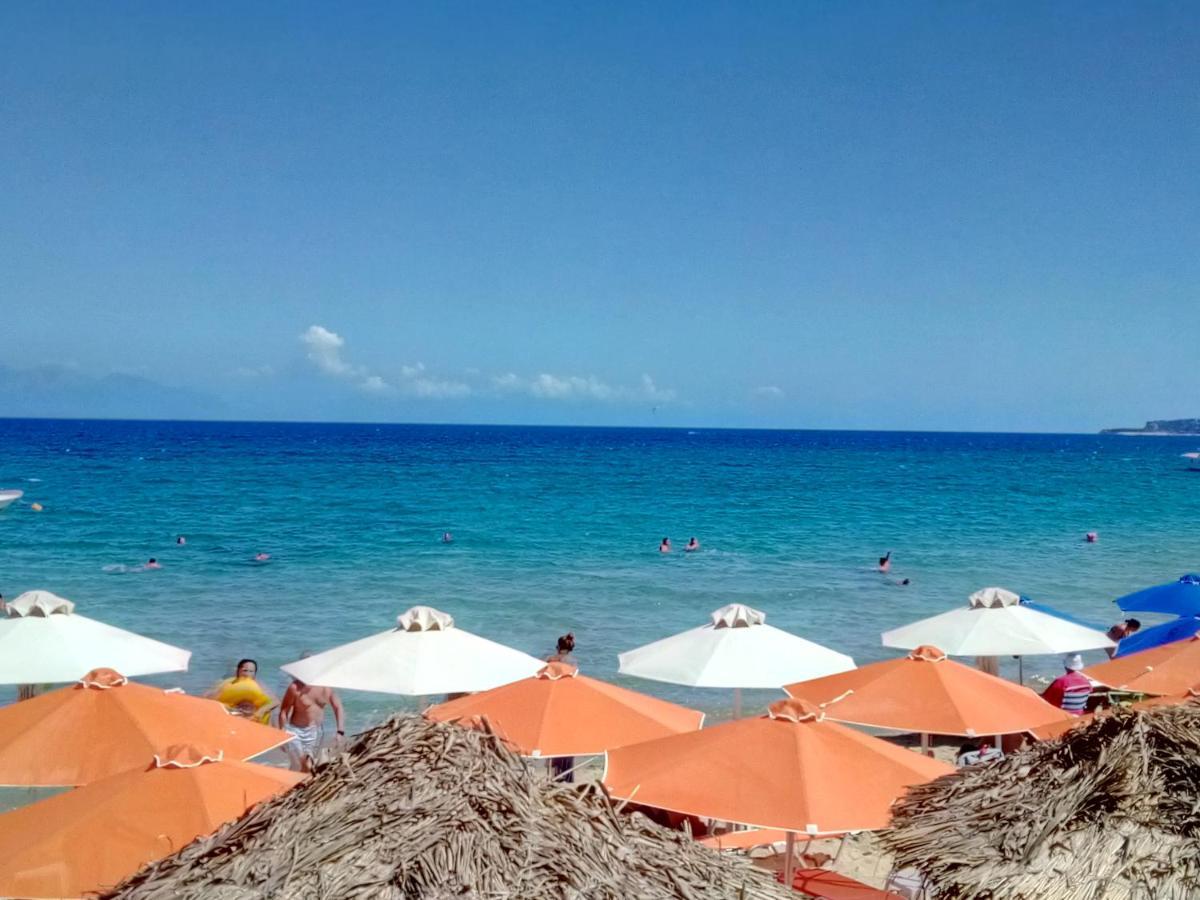 Coral Villas Kómboi エクステリア 写真
